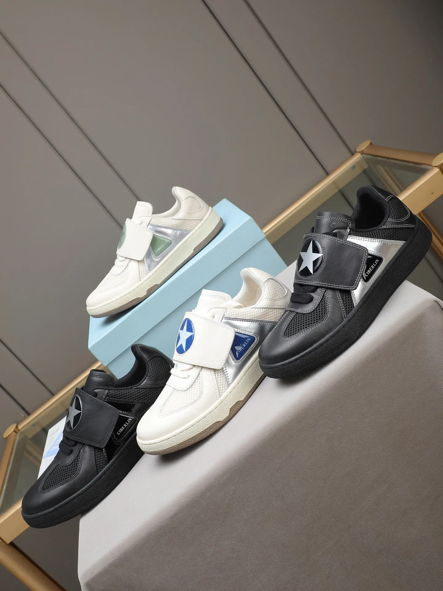 Men's shoes 💰600 [LANVIN] The latest fashionable item! High quality CLAY series‼ ️ The latest trendy products of the season 🌈Many bloggers have planted grass and purchased the original open-mold customization. The upper and outsole are sewn with mark threads without edge sealing. Multiple material splicing combination design. Very versatile for fashionable and casual wear. Comfortable on the feet. Self-recommended. Upper cowhide + cow suede + breathable mesh lining. Foot-padding cowhide. Exclusive original open-mold clear logo rubber outsole ⚠️38-44 (customized for 45)